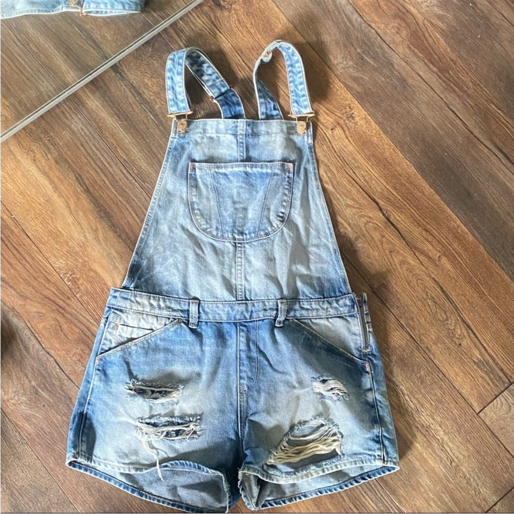 Zara / trafaluc premium wash denim overall shorts